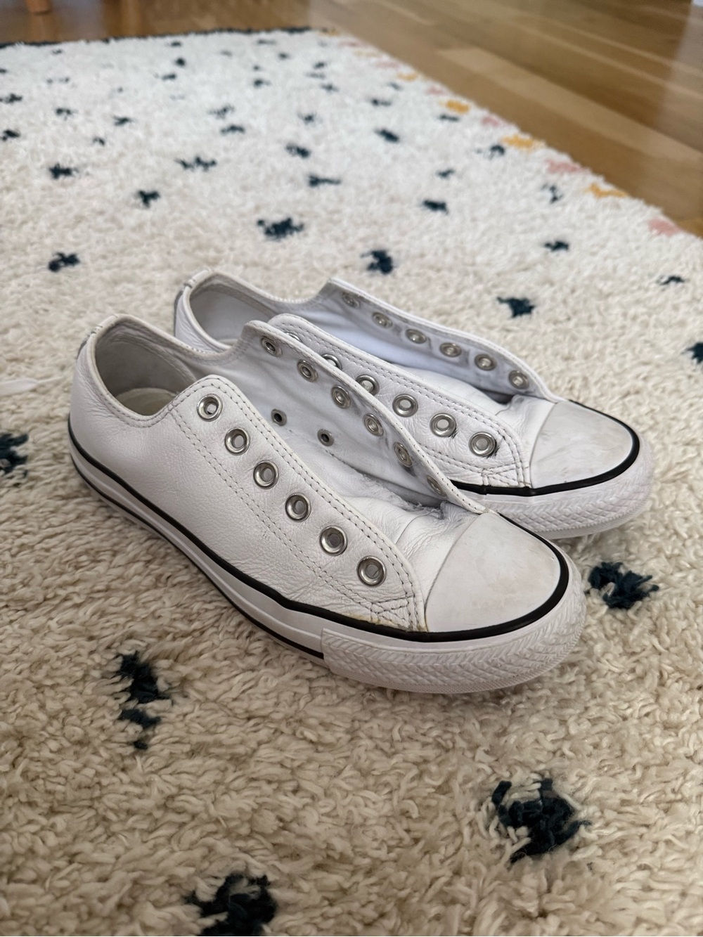 Converse Chuck Taylor All Star Low Top Sneakers - All Leather White - Picture 2 of 6